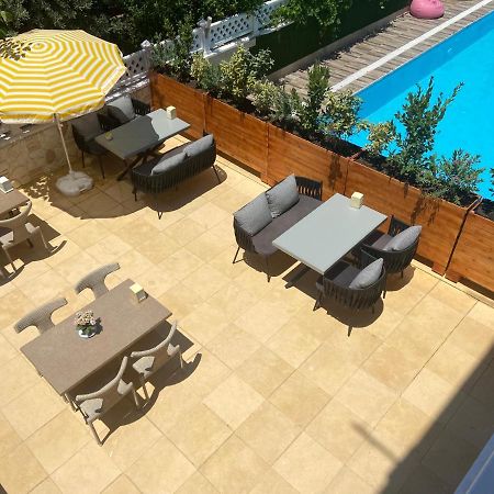 Derin Suit Otel Antalia Esterno foto