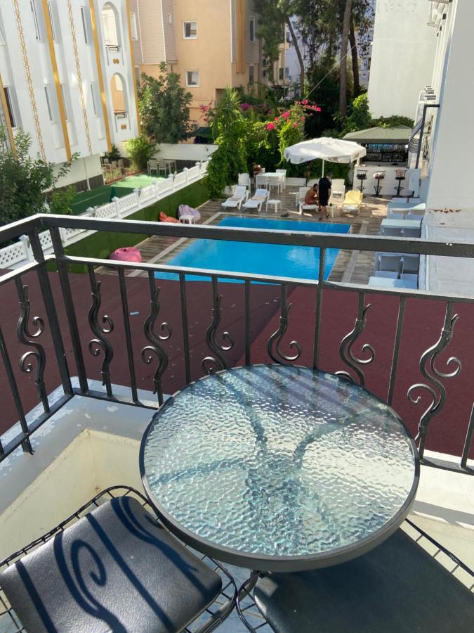 Derin Suit Otel Antalia Esterno foto
