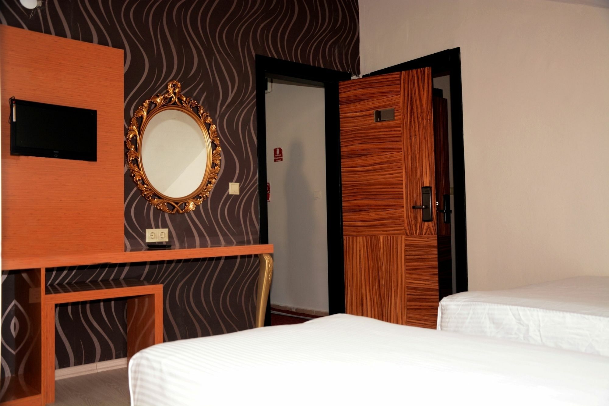 Derin Suit Otel Antalia Esterno foto