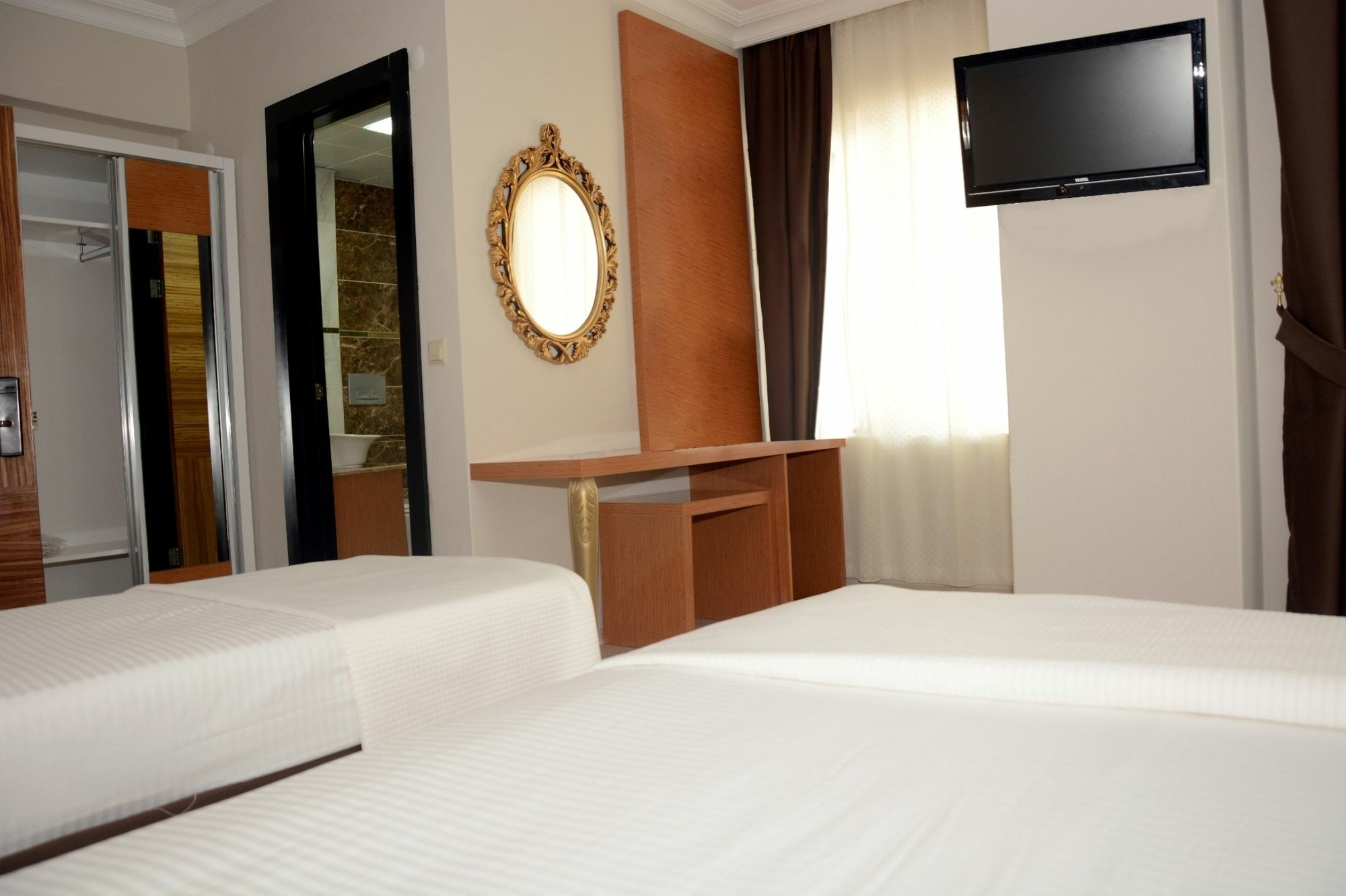 Derin Suit Otel Antalia Esterno foto