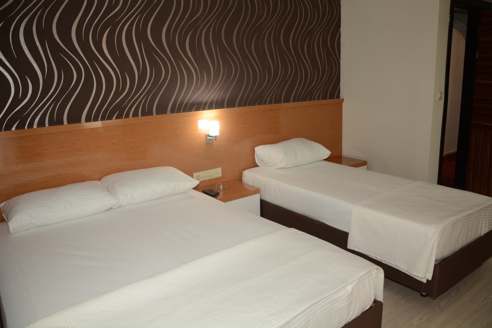 Derin Suit Otel Antalia Esterno foto