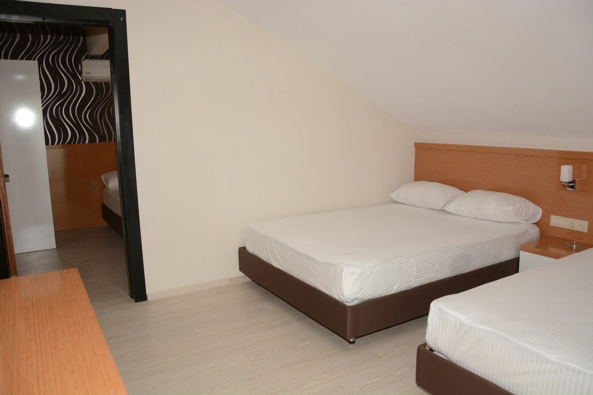 Derin Suit Otel Antalia Esterno foto