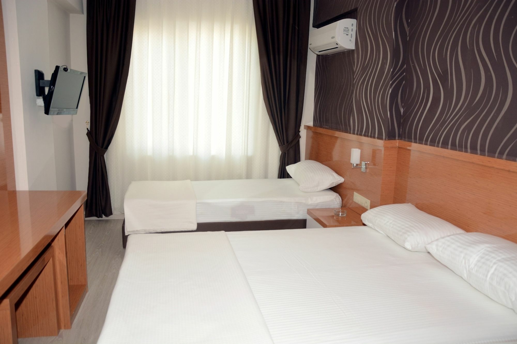 Derin Suit Otel Antalia Esterno foto